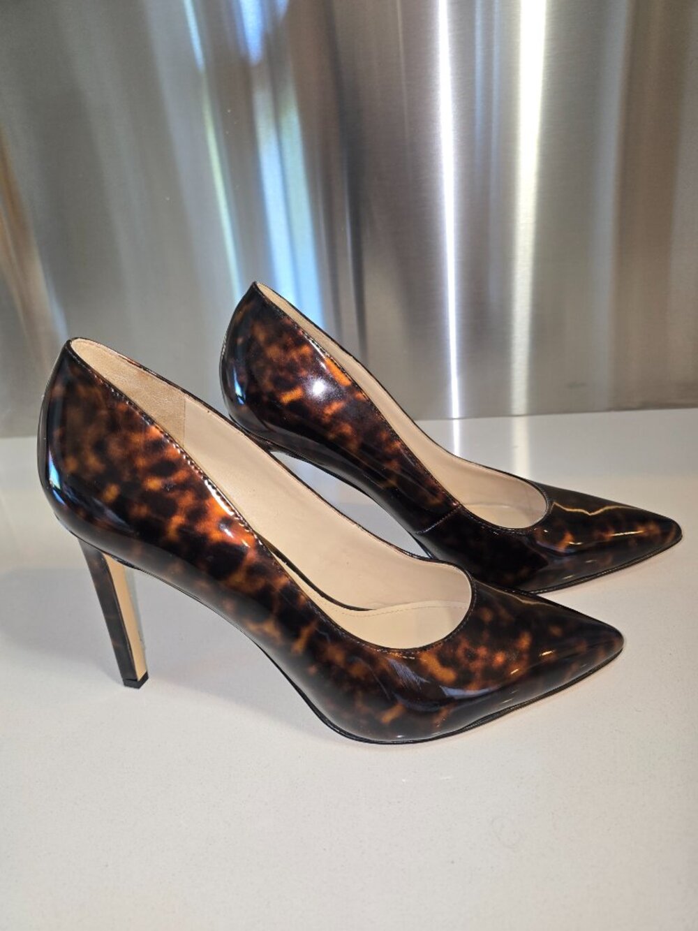 NWOB Nine West Tortoise Patent Pointed Toe Pumps Size 9M